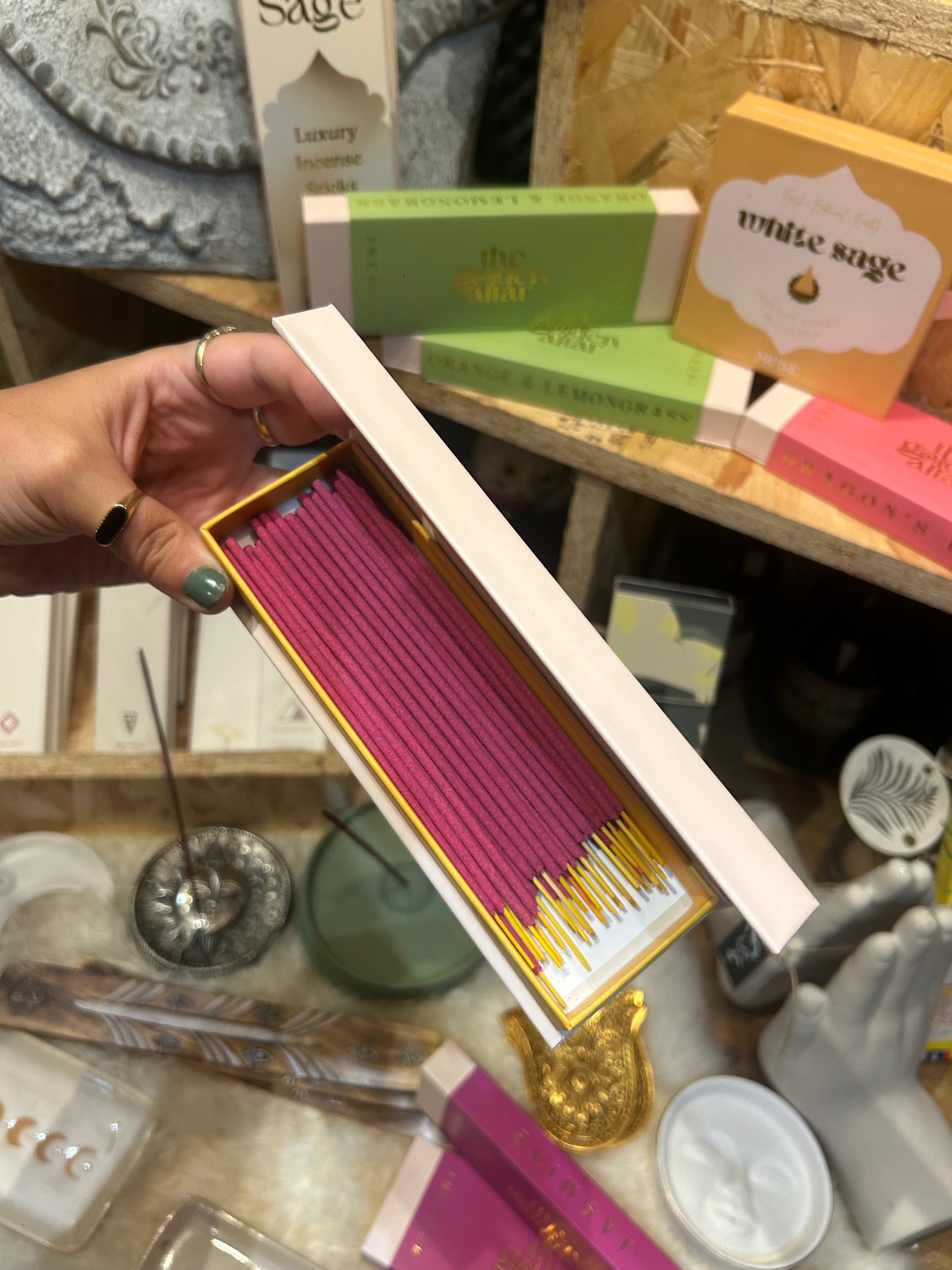 Golden Altar Incense - Dragons Blood