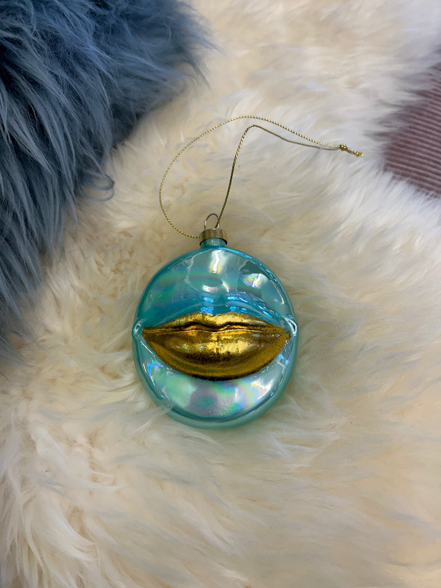 Blue Gold Lips Bauble