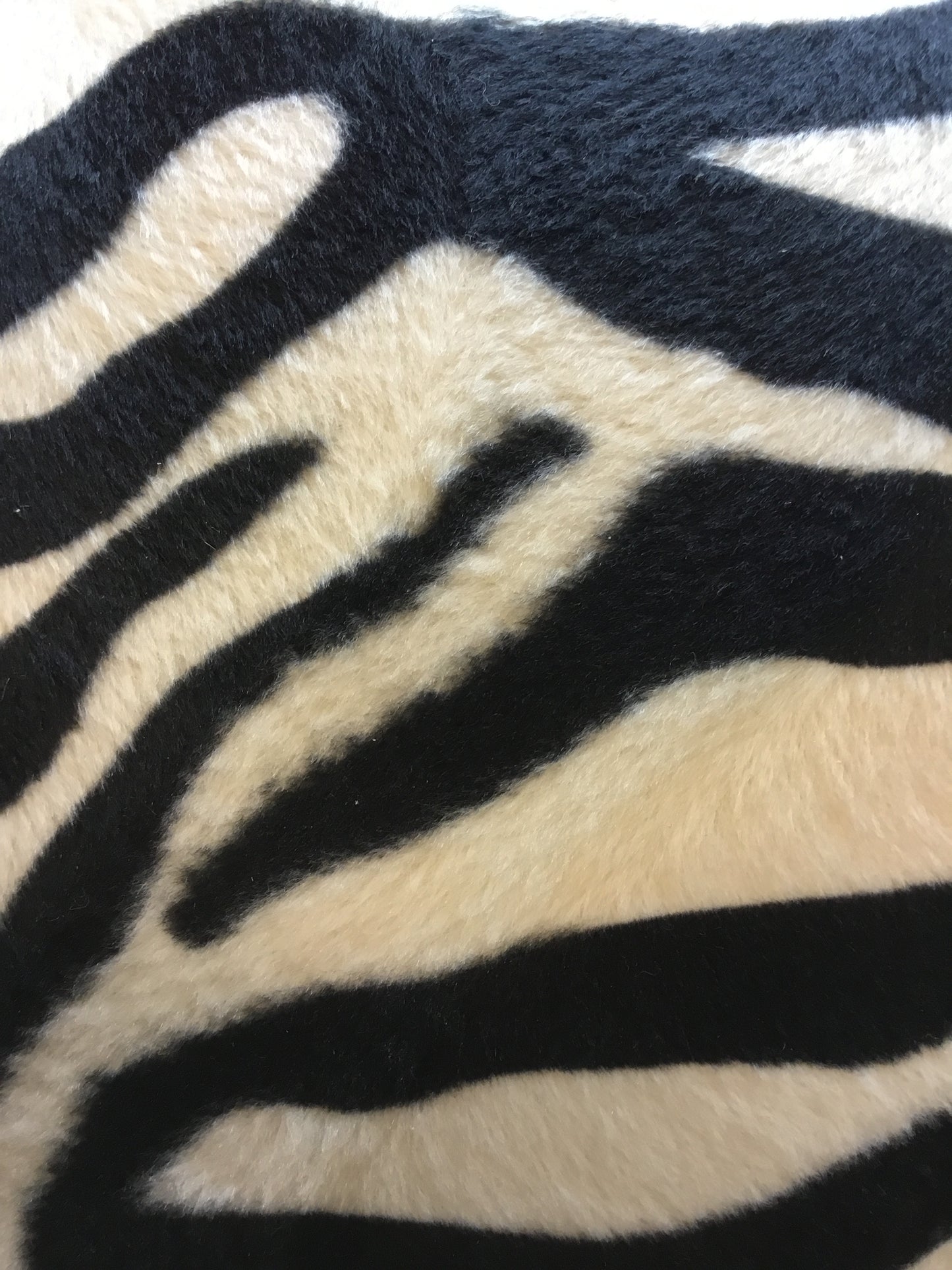 Chaise longe in zebra fabric