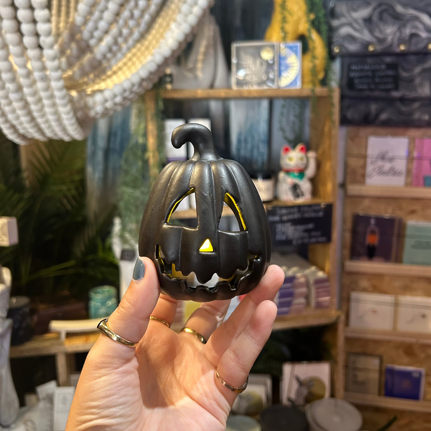 Small Black Pumpkin T-light