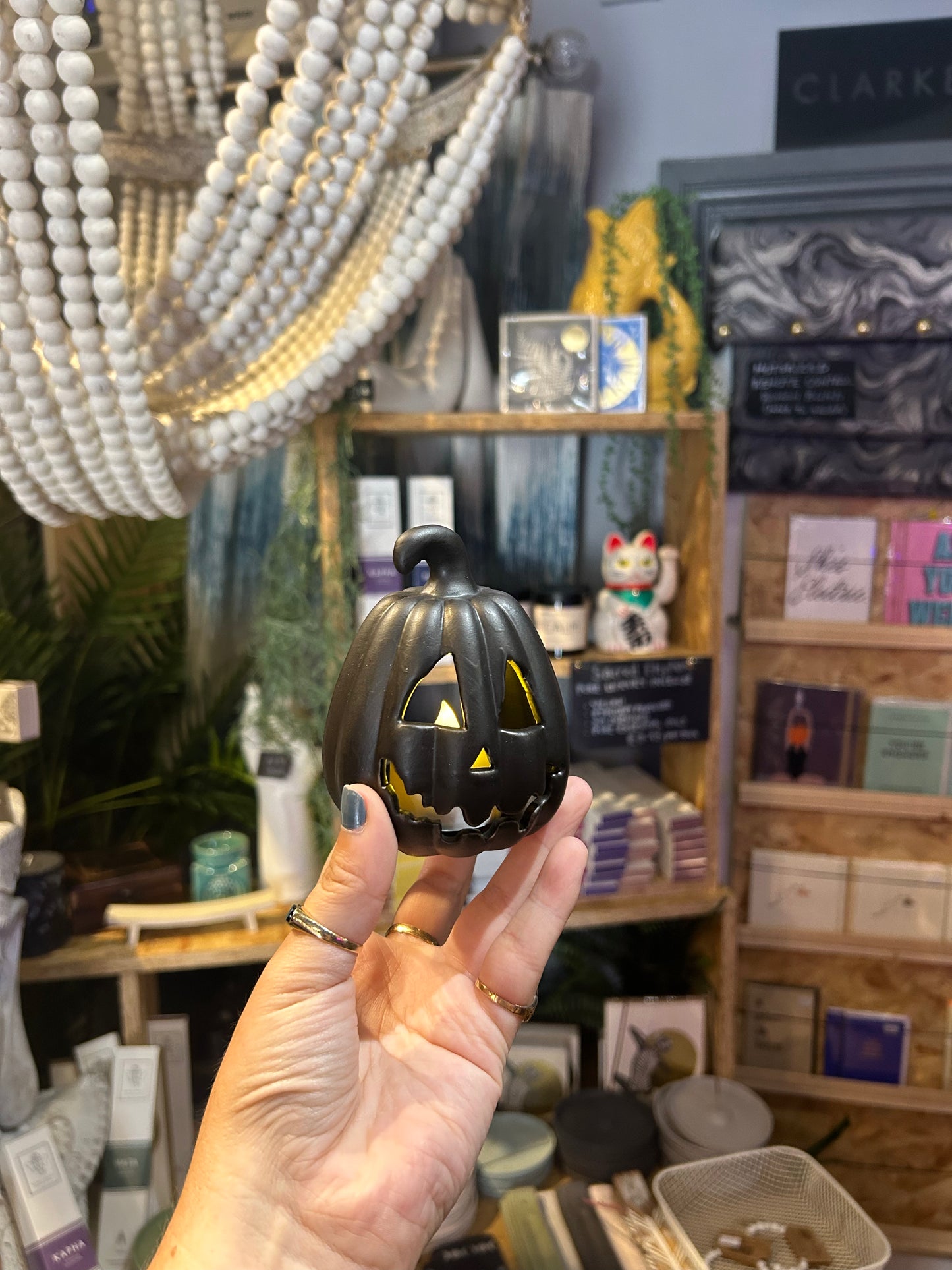 Small Black Pumpkin T-light