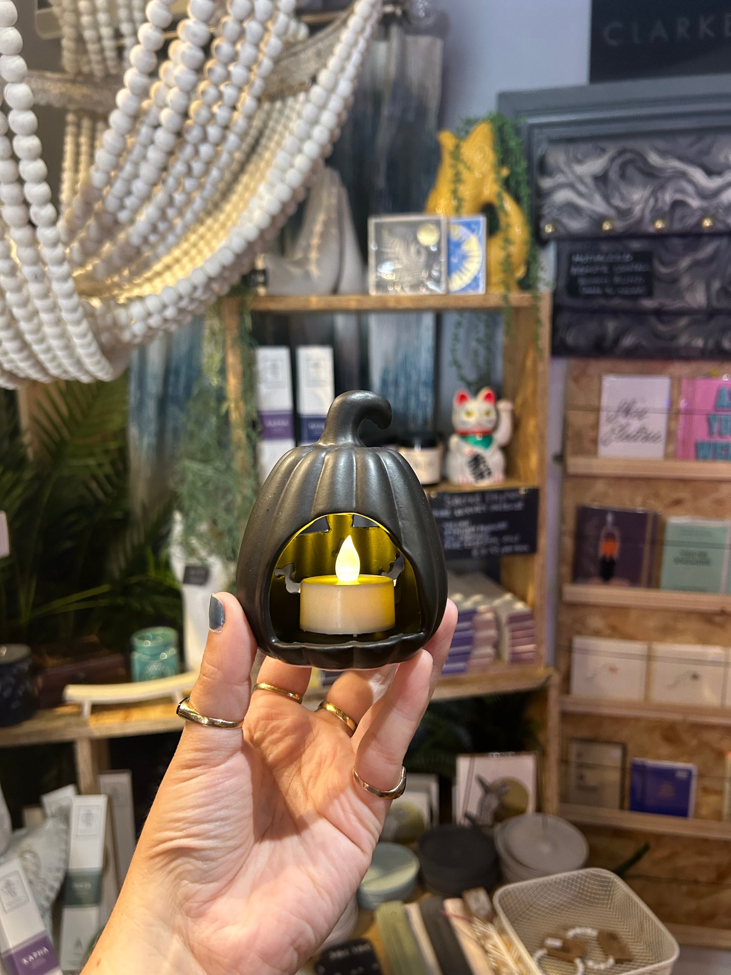 Small Black Pumpkin T-light