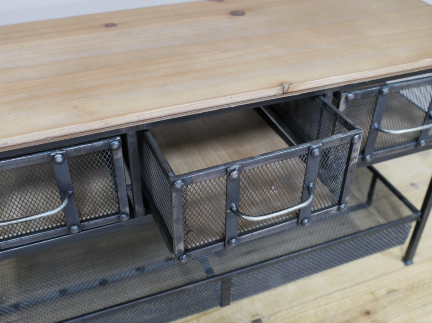 Industrial storage unit