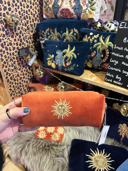 Elizabeth Scarlett Sun Brush Bag