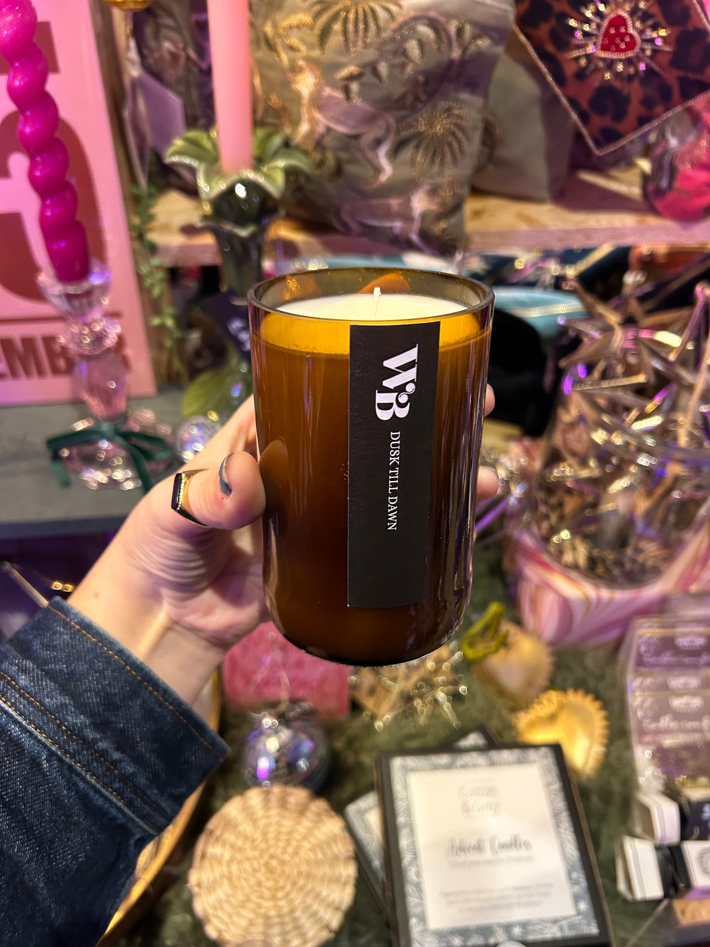 The Wandering Bee Candle - Dusk Till Dawn