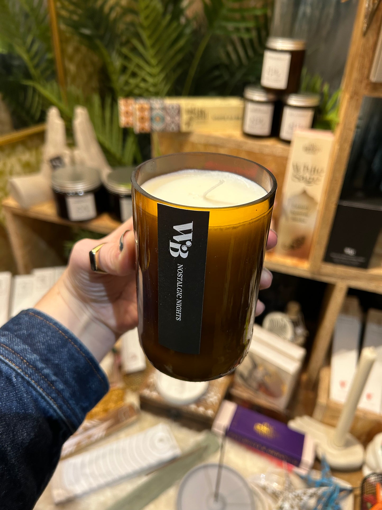 The Wandering Bee Candle- Nostalgic Nights