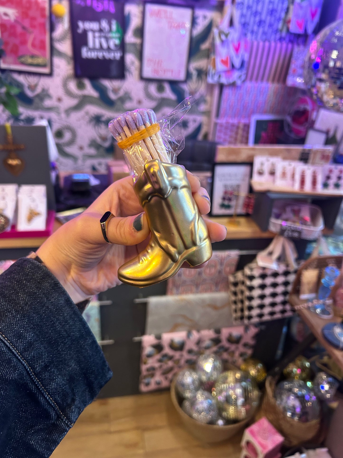 Nashville Ceramic Boot Match Holder