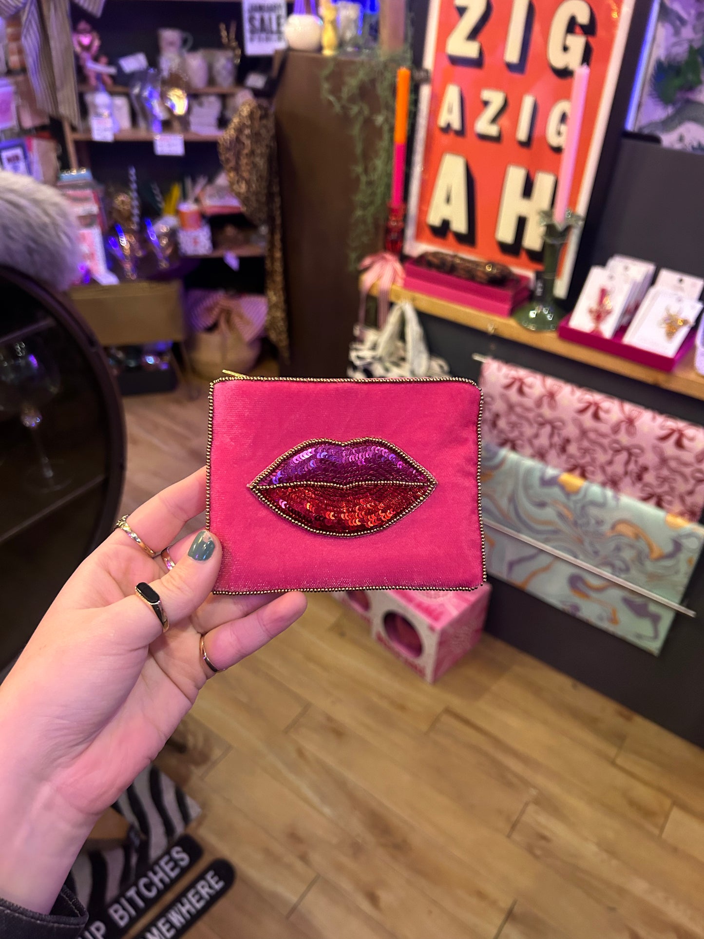 Lips Purse