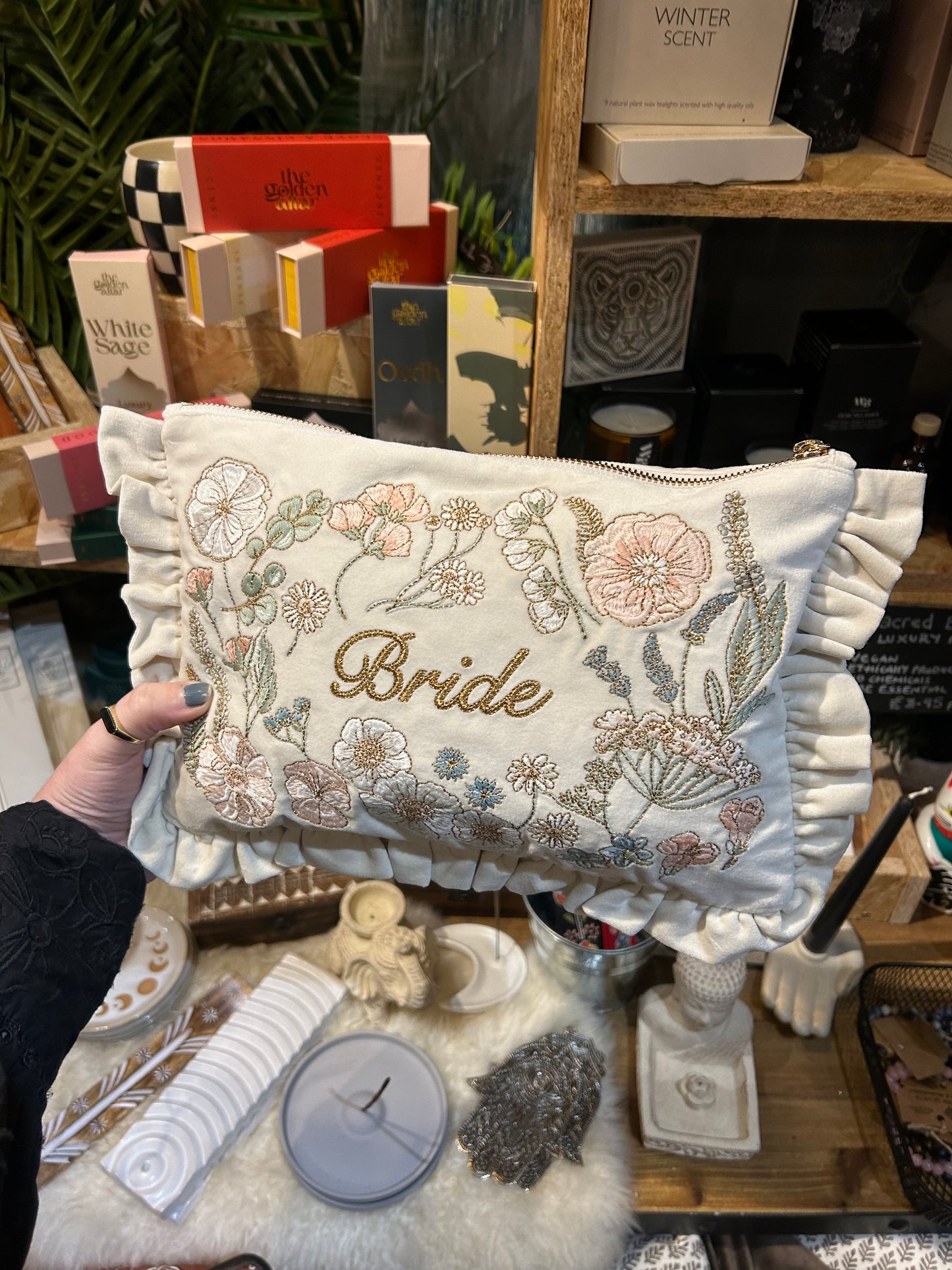 Elizabeth Scarlett Pressed Flowers Frill Bride Pouch